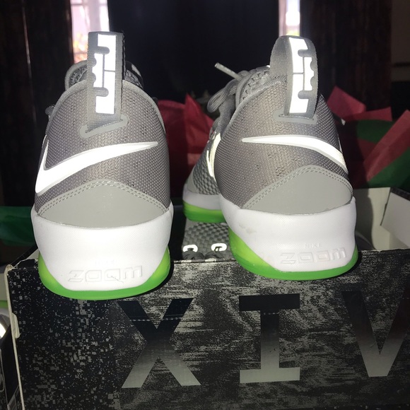 Nike Lebron XIV Low Basketball Shoes Sz 9.5, Sz 11 - Picture 6 of 8